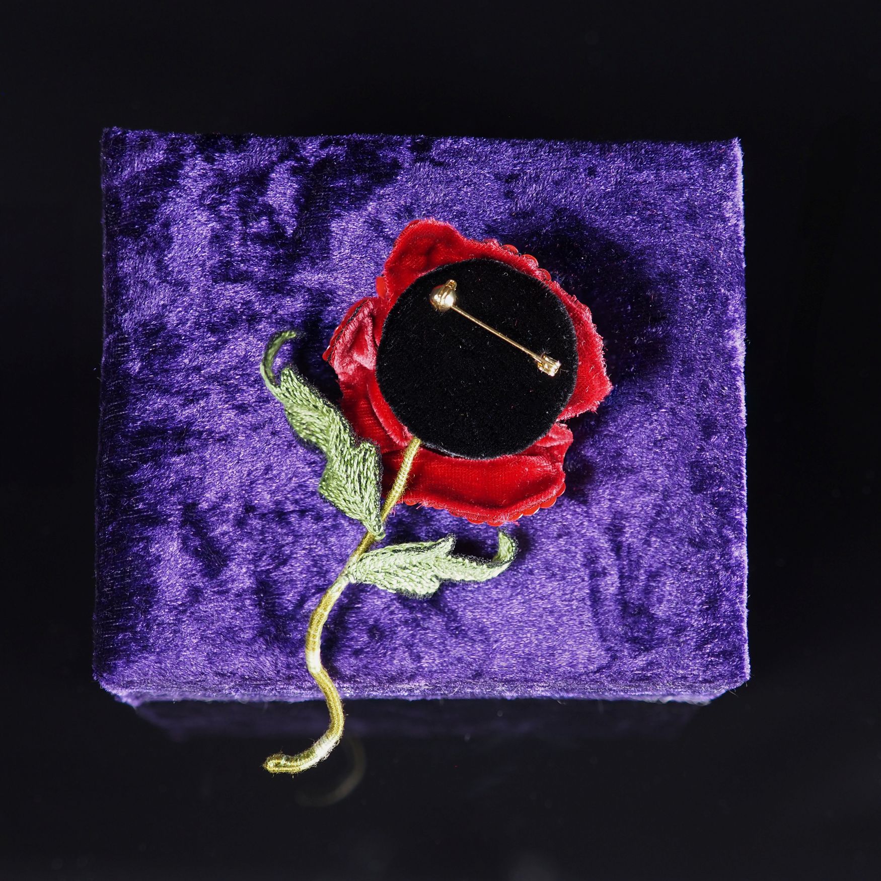 Back_View_of_Red_Poppy_Textile_Brooch_with_Pin_Fastening