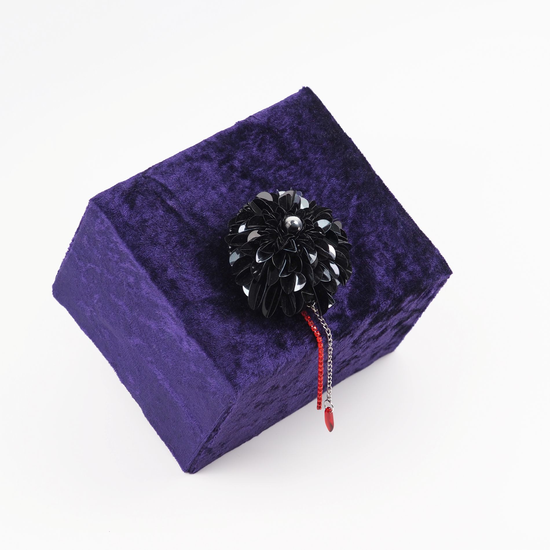 Black_Dahlia_Brooch_Handcrafted_Jewelry