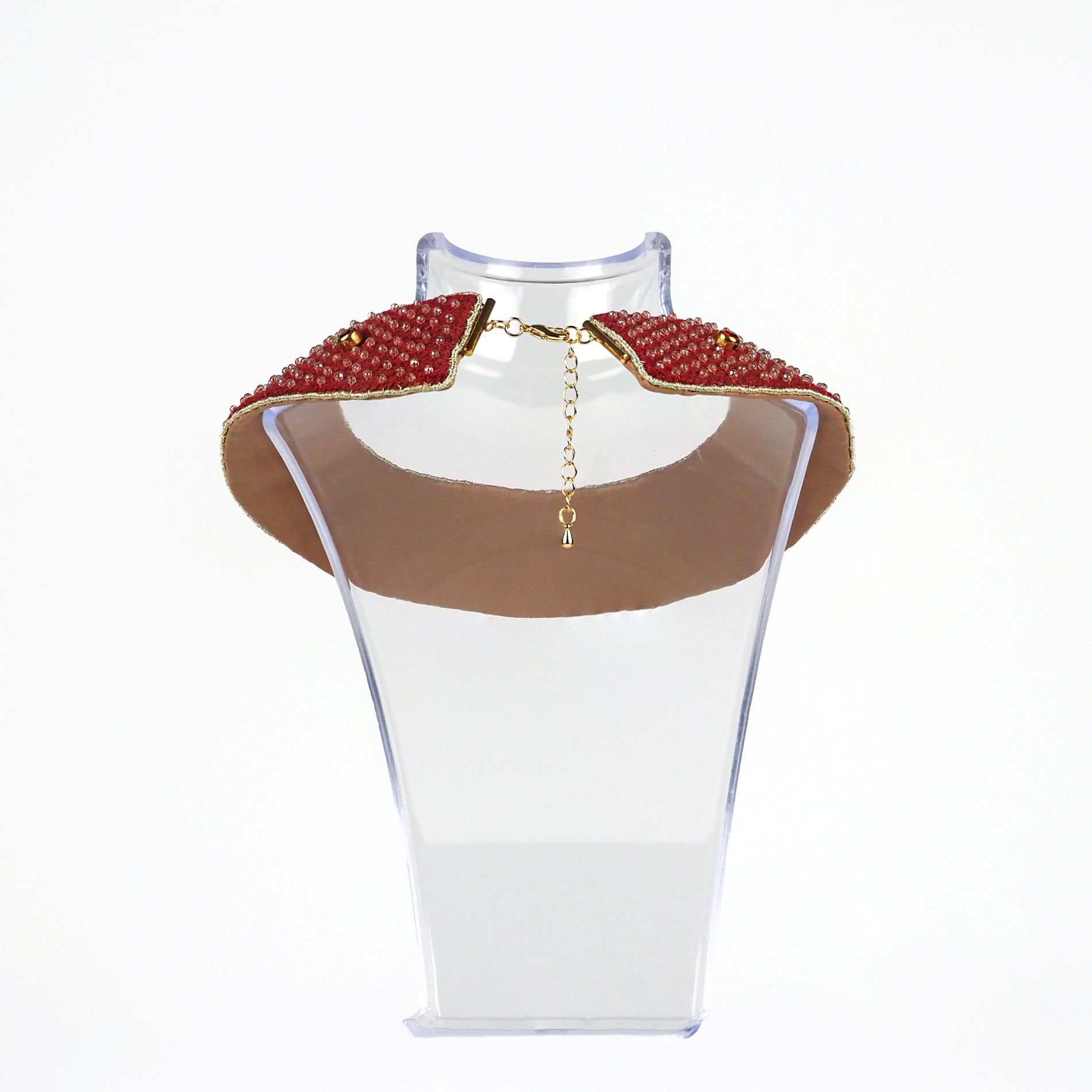 Red_Collar_Necklace_Back_Closure