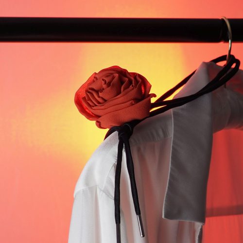 How to Style a Rose Choker Without Looking Like You’re Playing Dress-Up