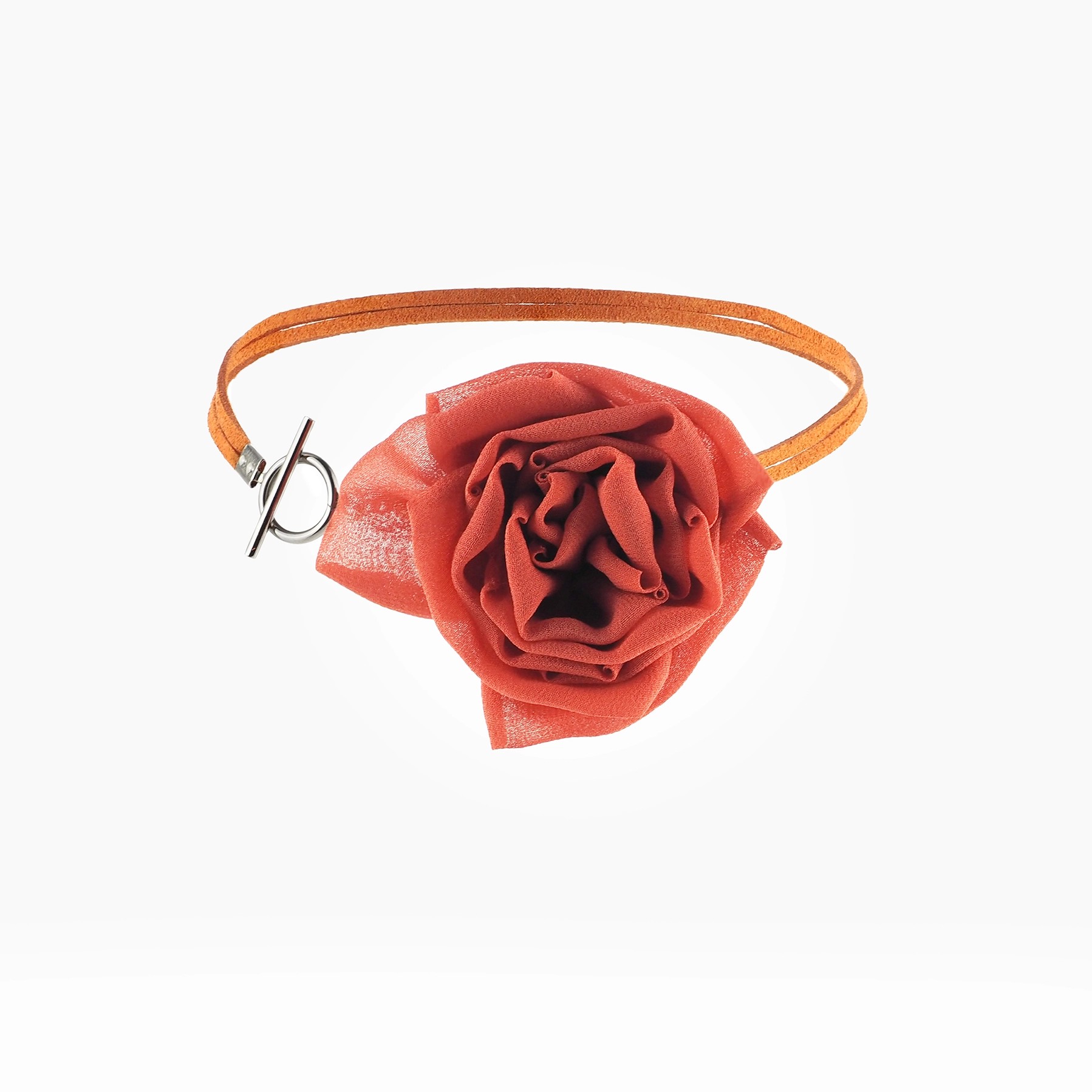 silk_rose_choker_necklace_in_circular_arrangement